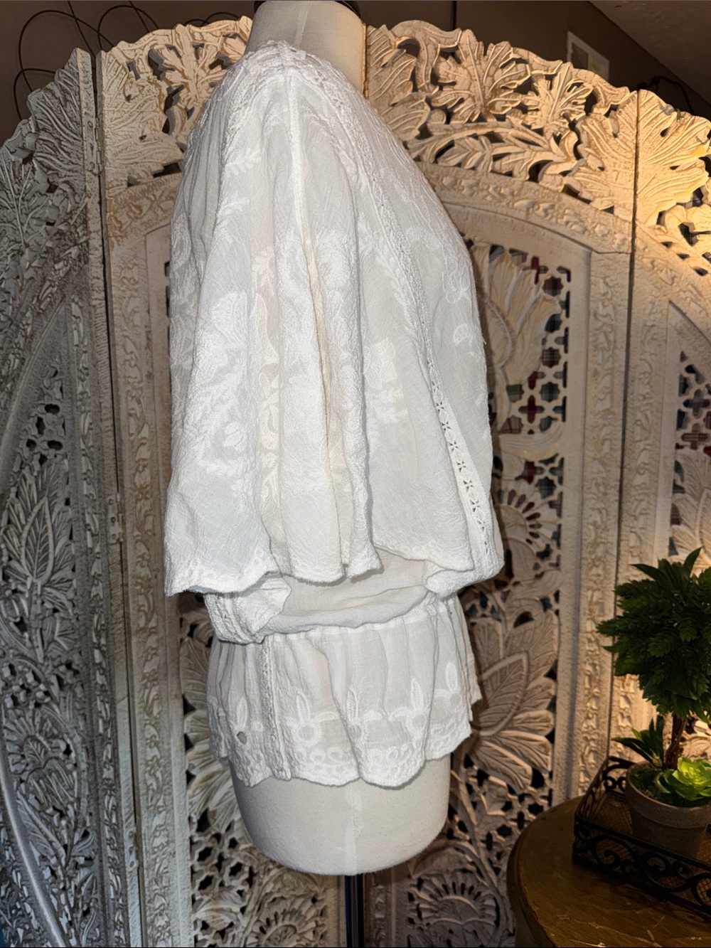Democracy White Embroidered Boho Peasant Blouse - Picture 2 of 6